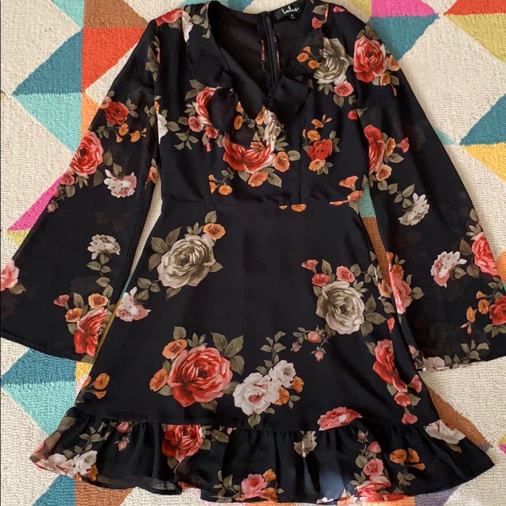 Long Sleeve V-Neck Floral Dress